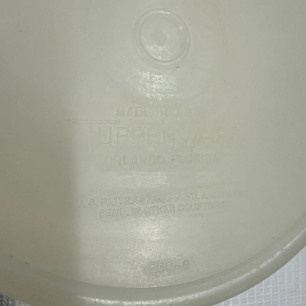Vintage Clear Tupperware #250-8 with Clear Lid # 215-11